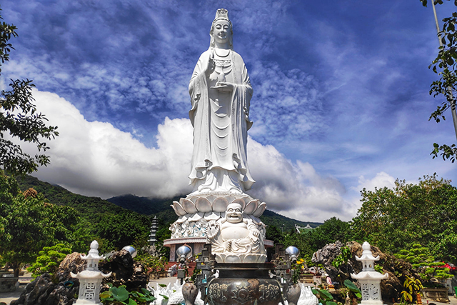 Lady Buddha statue, Da Nang