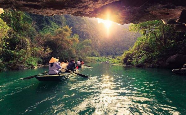 A boat trip to Mua Cave, Ninh Binh